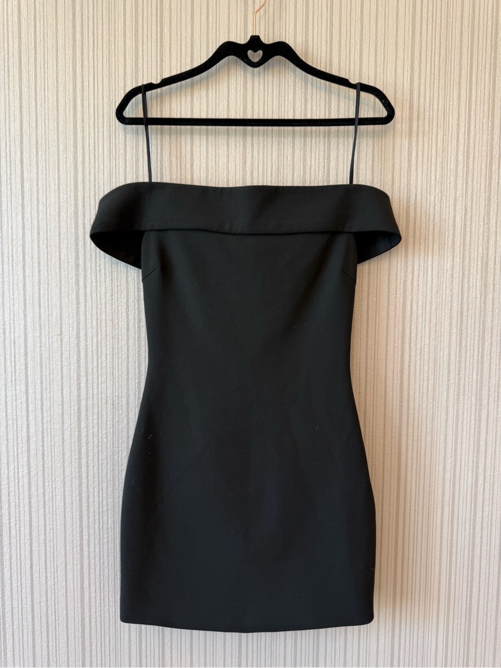 Elizabeth and James Black One-Shoulder Bodycon Dress